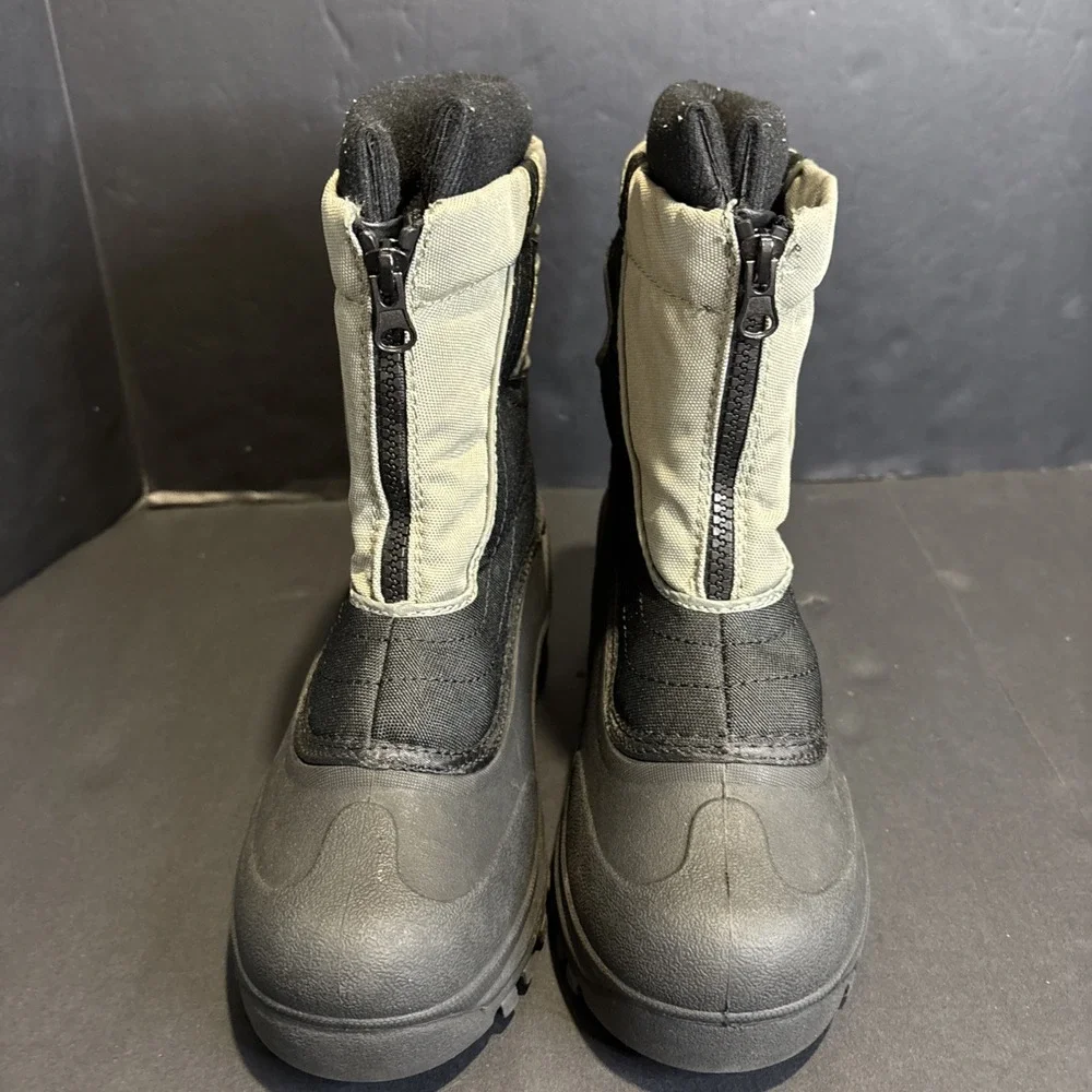 Itasca Youth Snow Boots Size 5 Gray/black